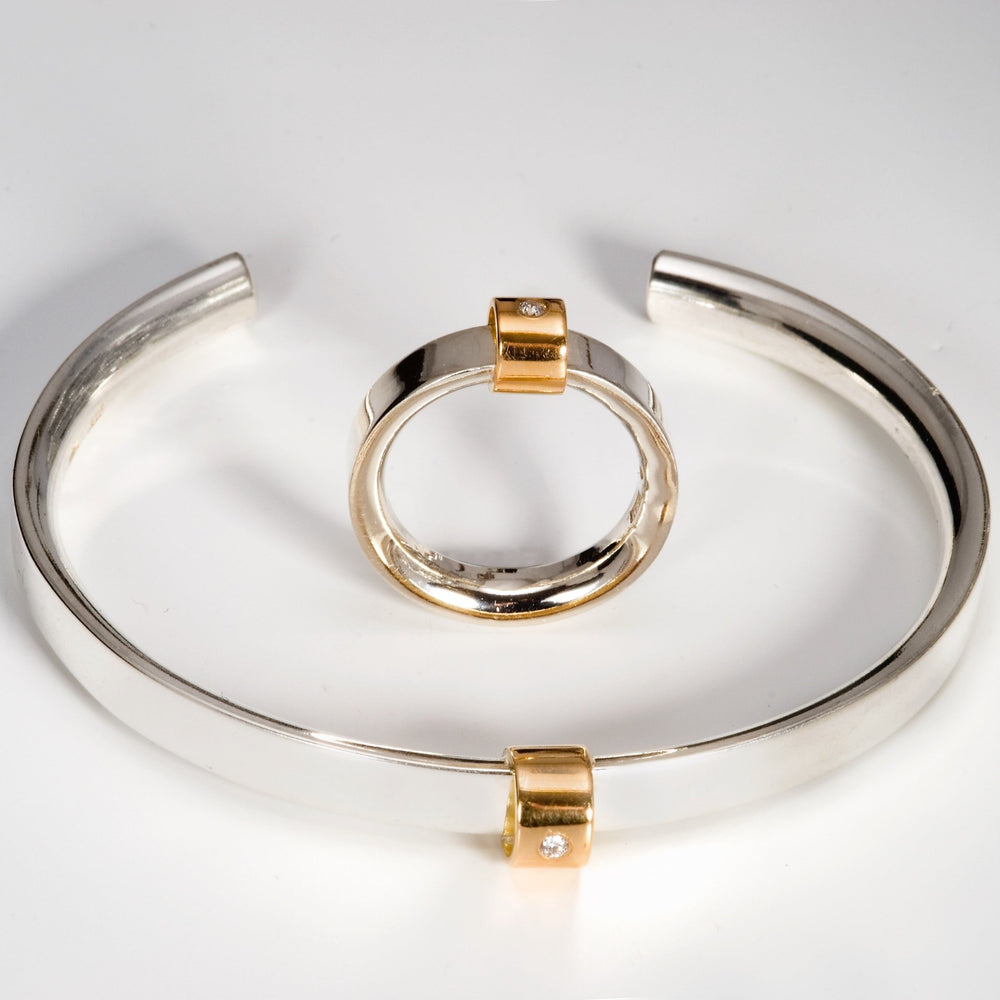 Helrund & Halvrund Ring i silver och 18k guld med diamant, tillsammans med armbandet