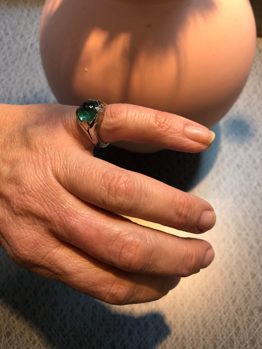 Ring med smaragd