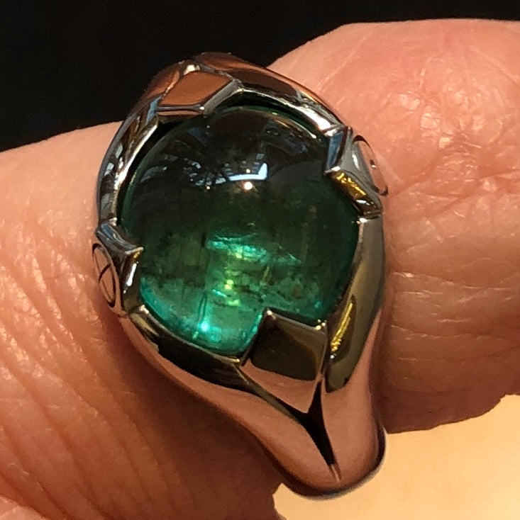 Ring med smaragd