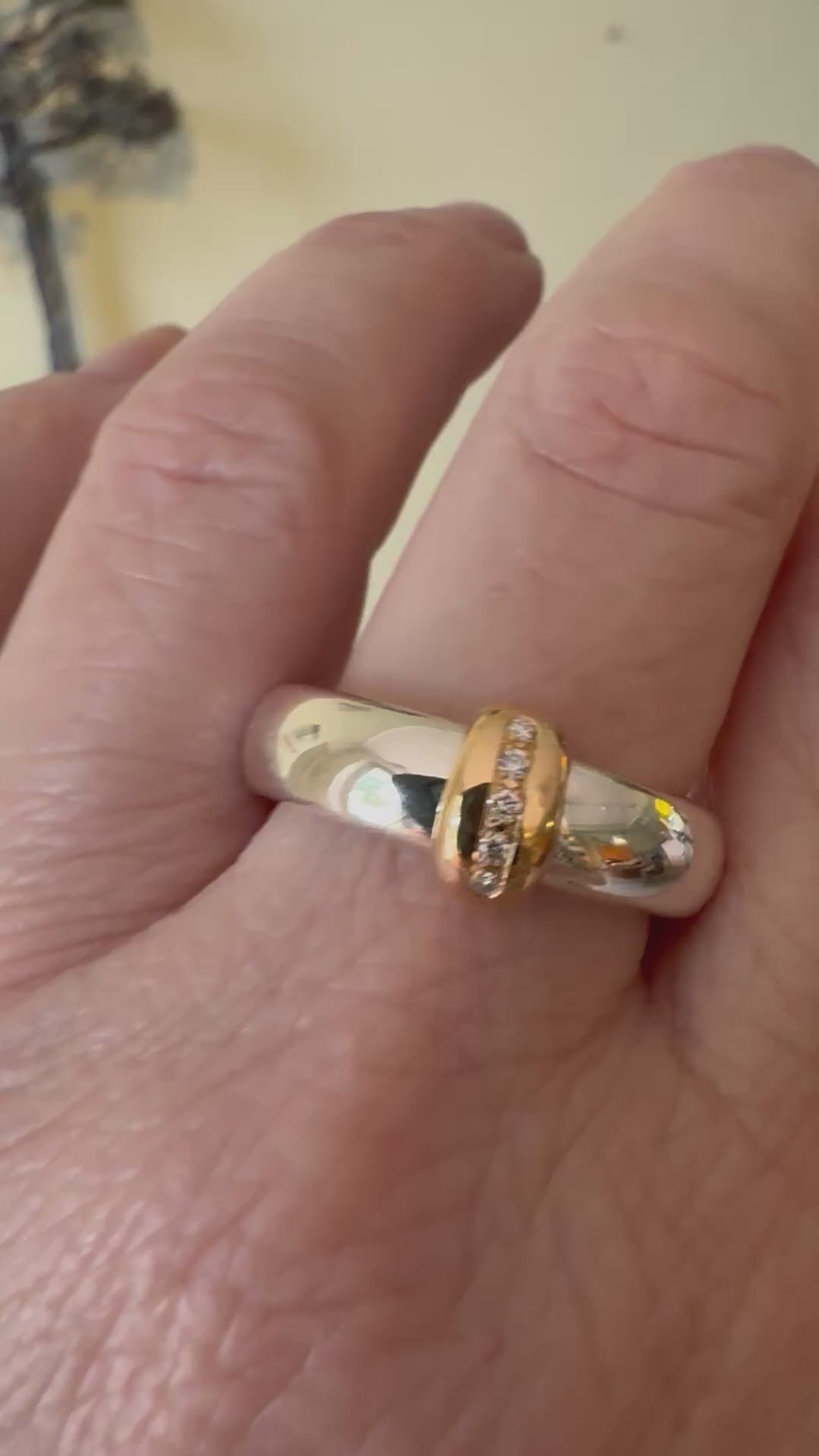 Långrund med 5 diamanter på rad