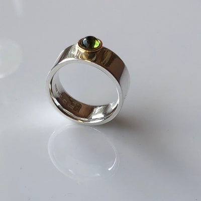 Ring med grön turmalin st 18